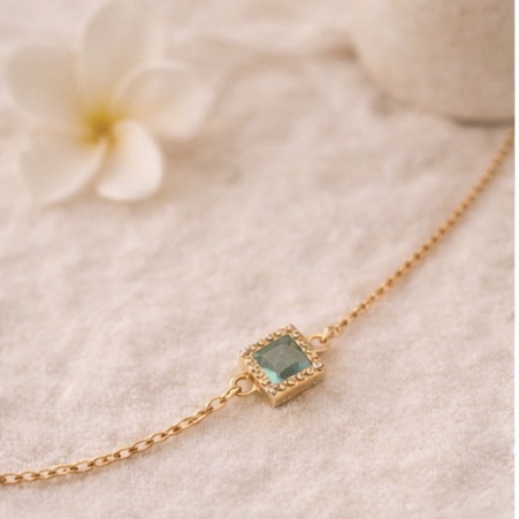 None Jewelry - Minimal Luxe Gold Tone Crystal Bracelet ✨ Dainty Everyday Style